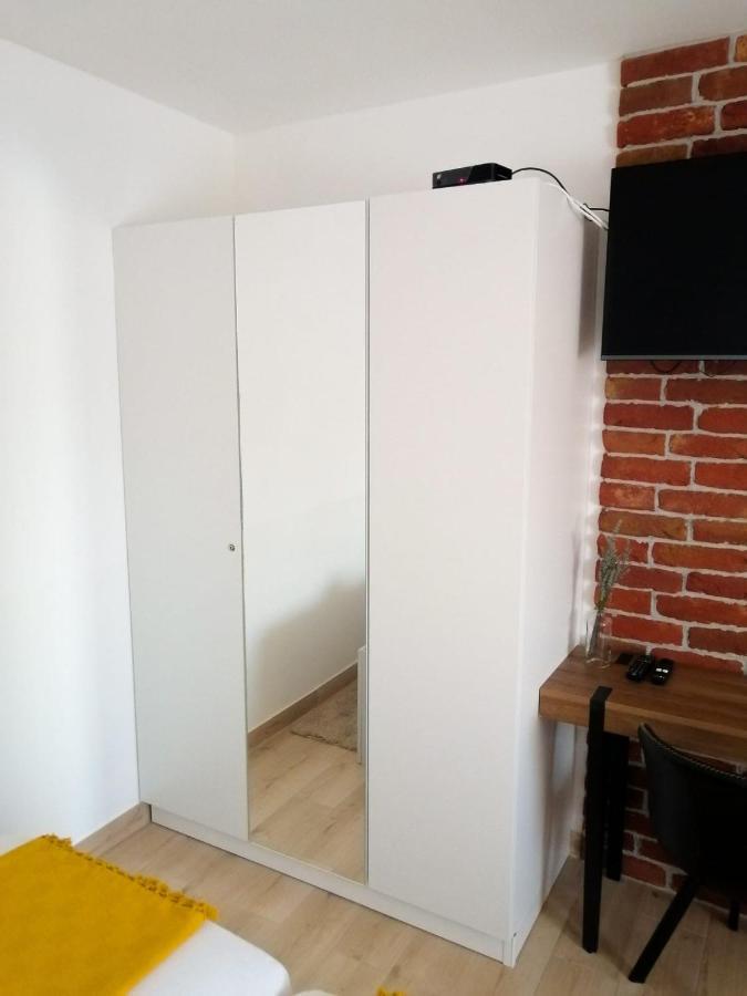 Evita Studio Apartment Karlovac Exterior photo