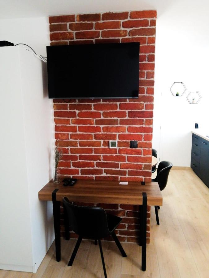 Evita Studio Apartment Karlovac Exterior photo