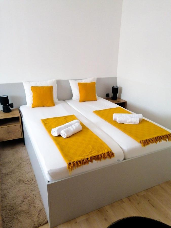 Evita Studio Apartment Karlovac Exterior photo