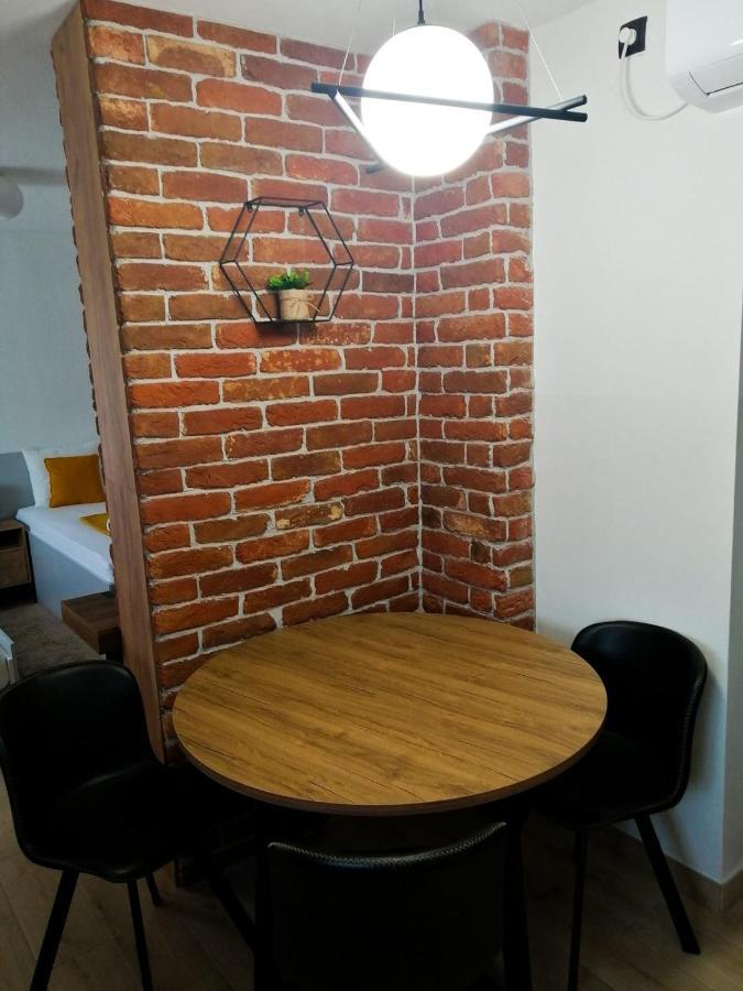 Evita Studio Apartment Karlovac Exterior photo